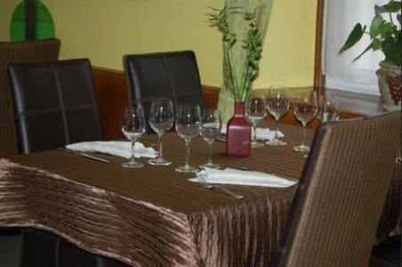 Hotel A La Grace De Dieu Brie-Comte-Robert Dış mekan fotoğraf